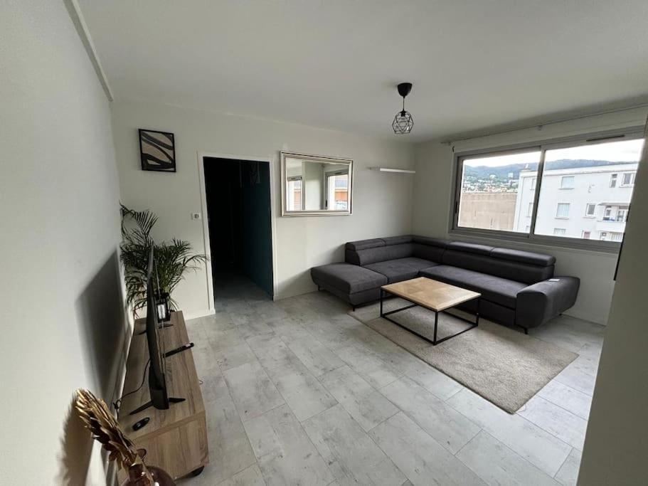 Appartement Hyper-centre Avec Parking *